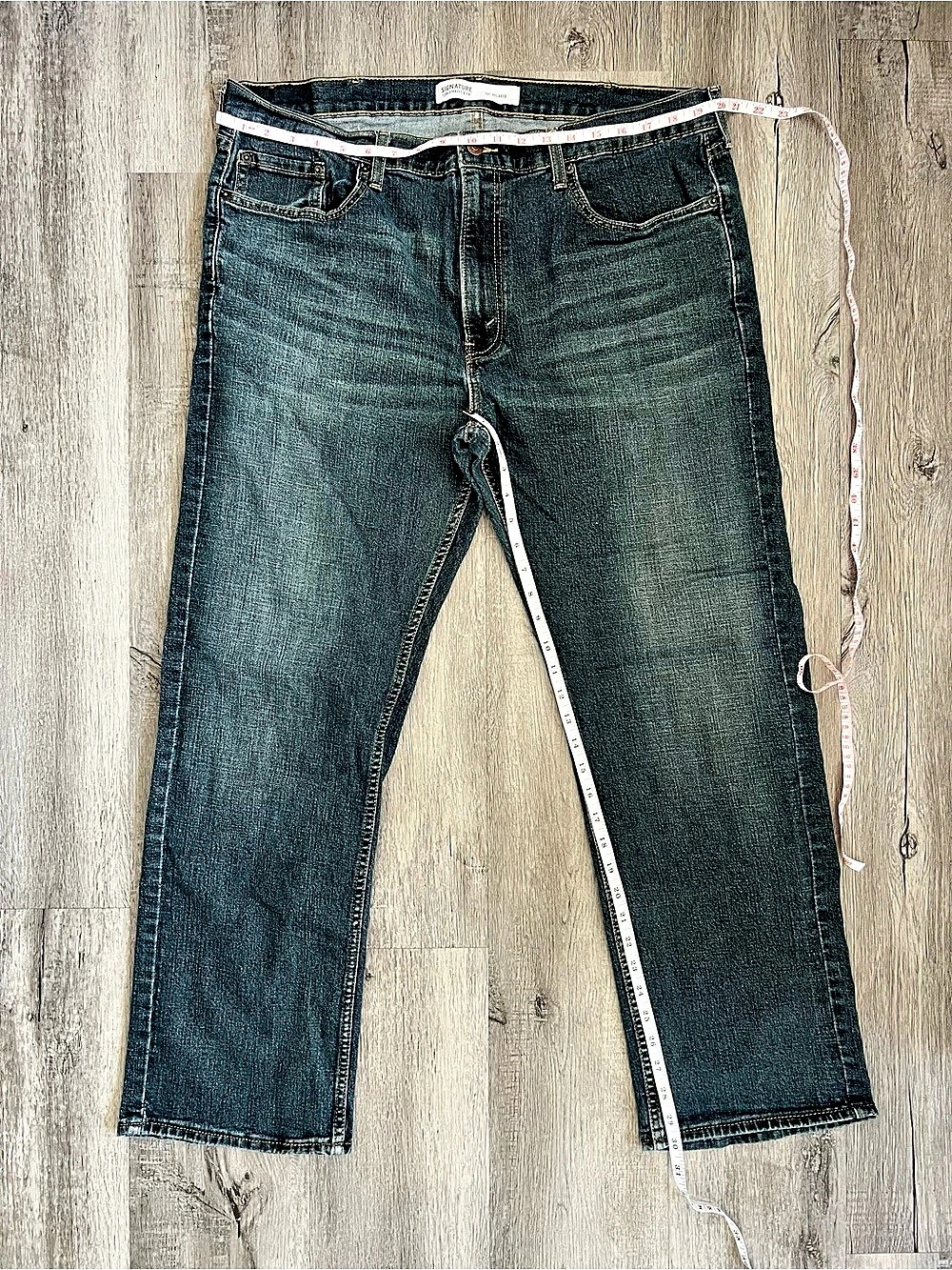 Levi Strauss & Co straight leg men’s size 40 x 32